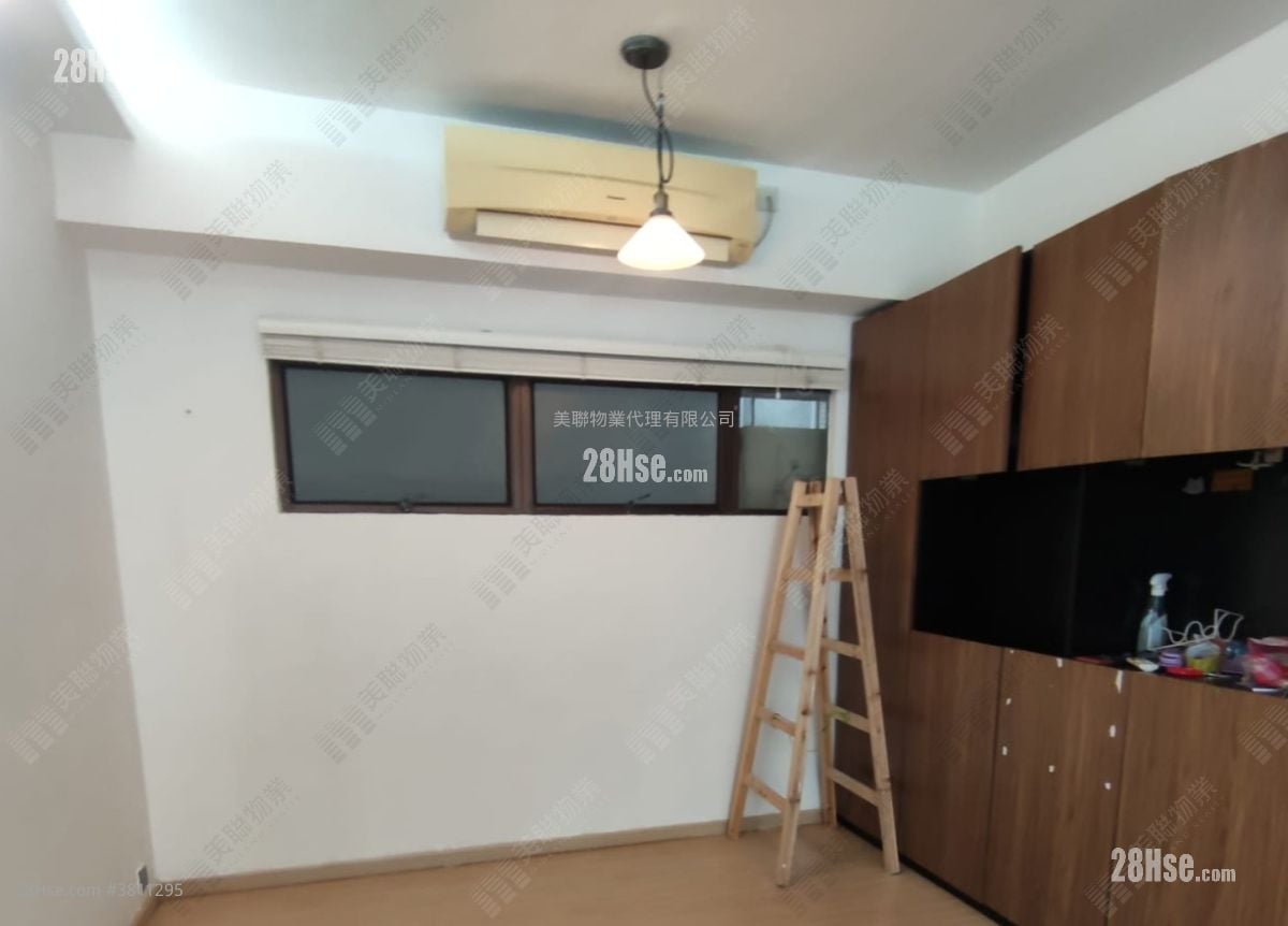 厅: 华景山庄 售盘 3 房 , 2 浴室 637 平方尺