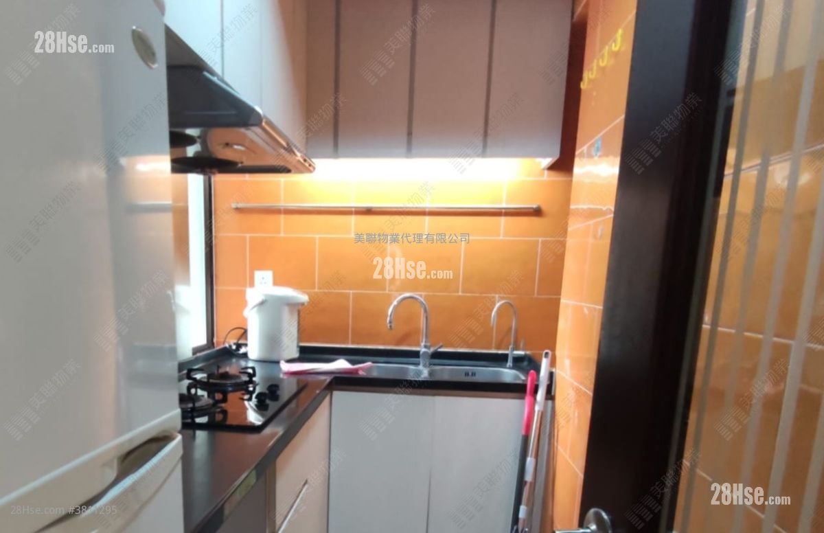 华景山庄 售盘 3 房 , 2 浴室 637 平方尺