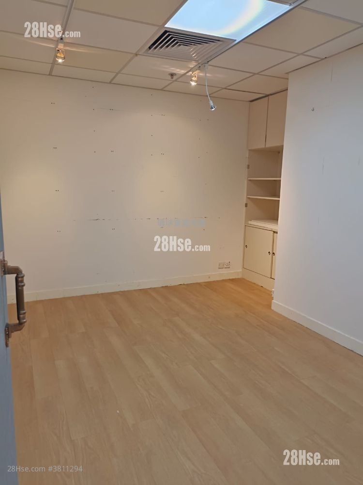 World Tech Centre Rental 1,294 ft²