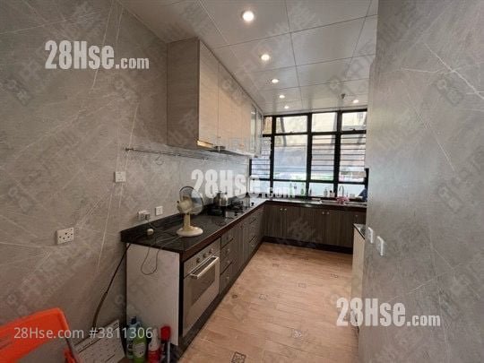 Greenwood Terrace Sell 3 Bedrooms , 3 Bathrooms 1,692 ft²