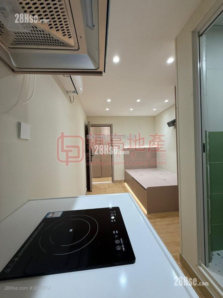 Man Yuen Building Rental 4 Bedrooms , 4 Bathrooms 665 ft²