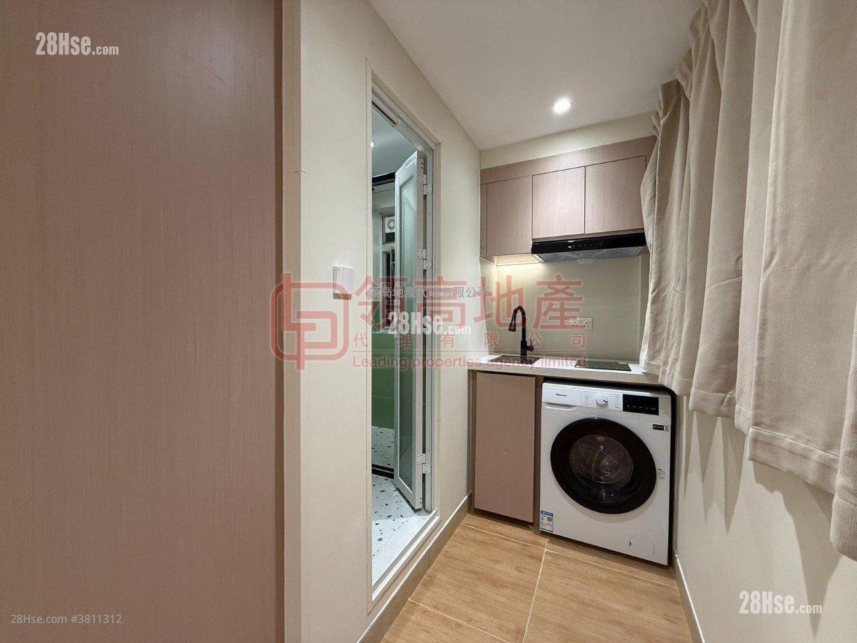 Man Yuen Building Rental 4 Bedrooms , 4 Bathrooms 665 ft²
