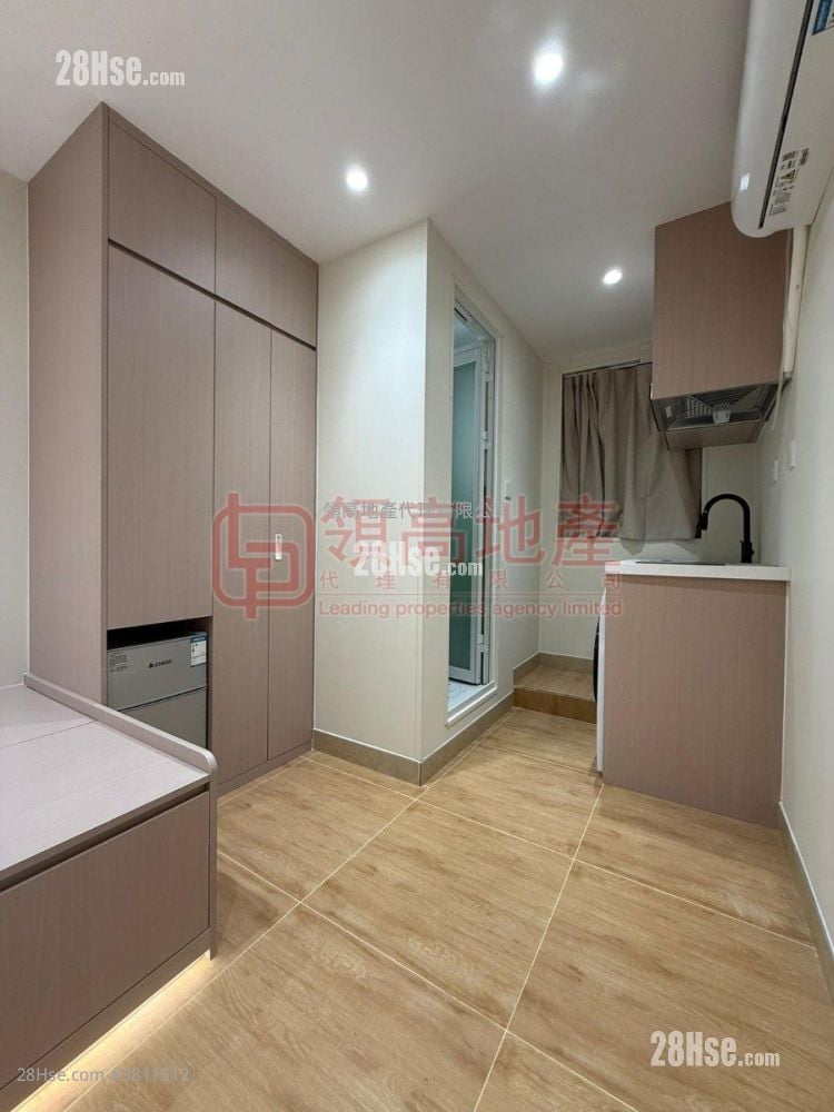 Man Yuen Building Rental 4 Bedrooms , 4 Bathrooms 665 ft²