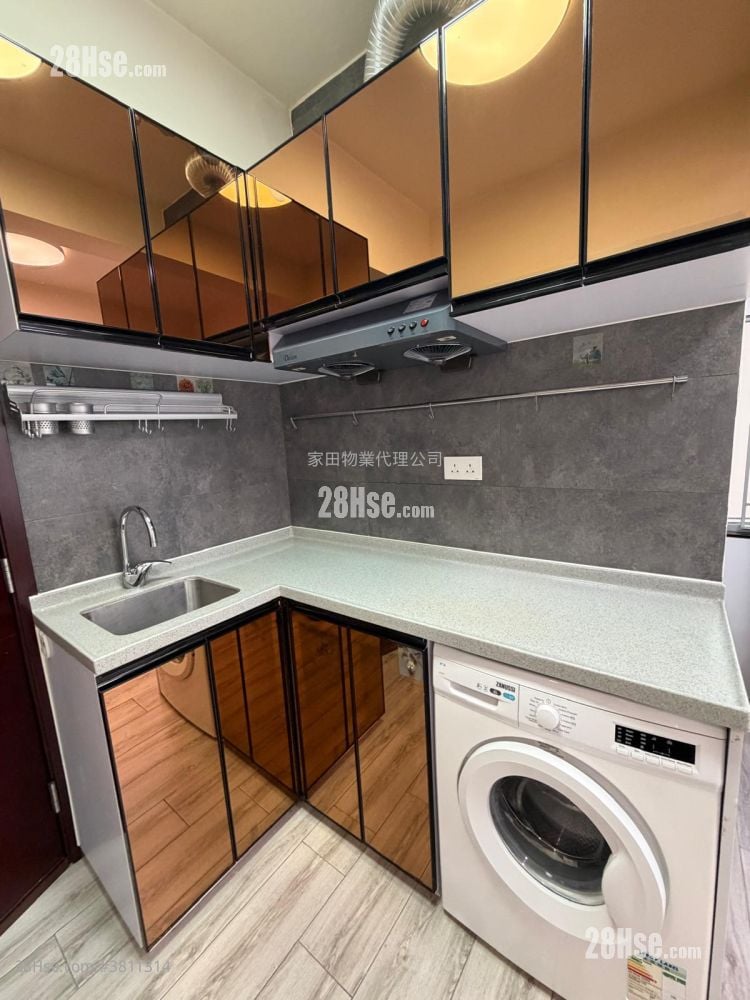 Apartment Sell 3 Bedrooms , 2 Bathrooms 370 ft²