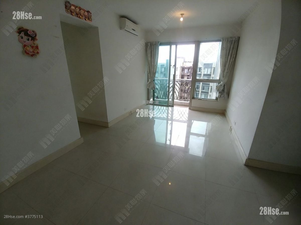 Uptown Sell 3 Bedrooms , 1 Bathroom 756 ft²