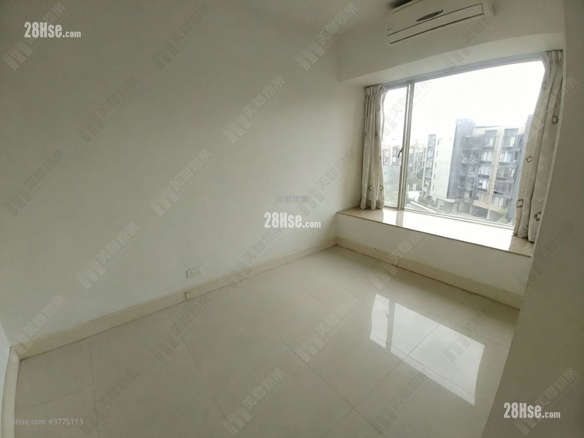 Uptown Sell 3 Bedrooms , 1 Bathroom 756 ft²