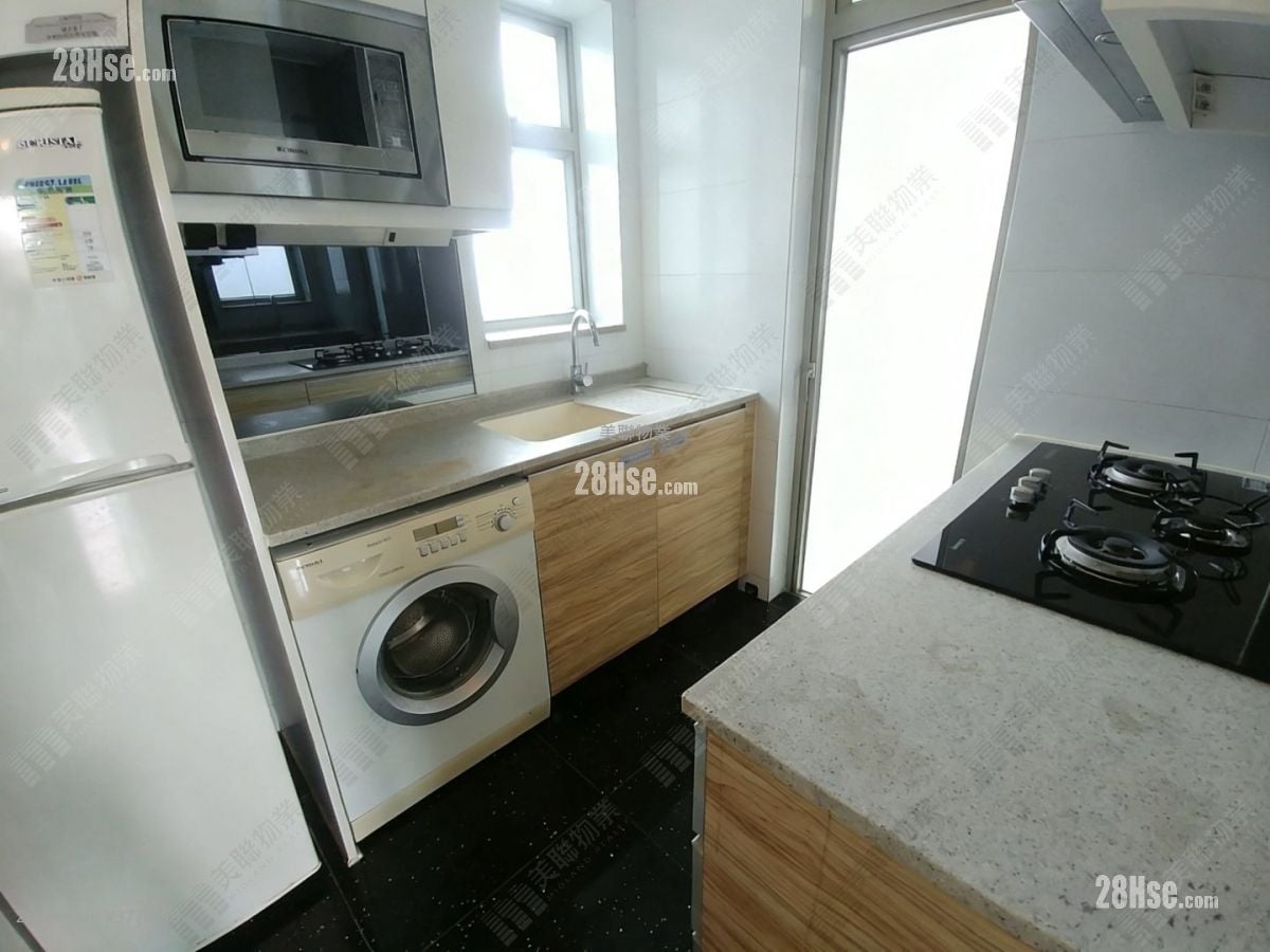 Uptown Sell 3 Bedrooms , 1 Bathroom 756 ft²