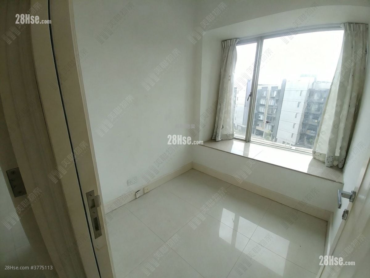 Uptown Sell 3 Bedrooms , 1 Bathroom 756 ft²