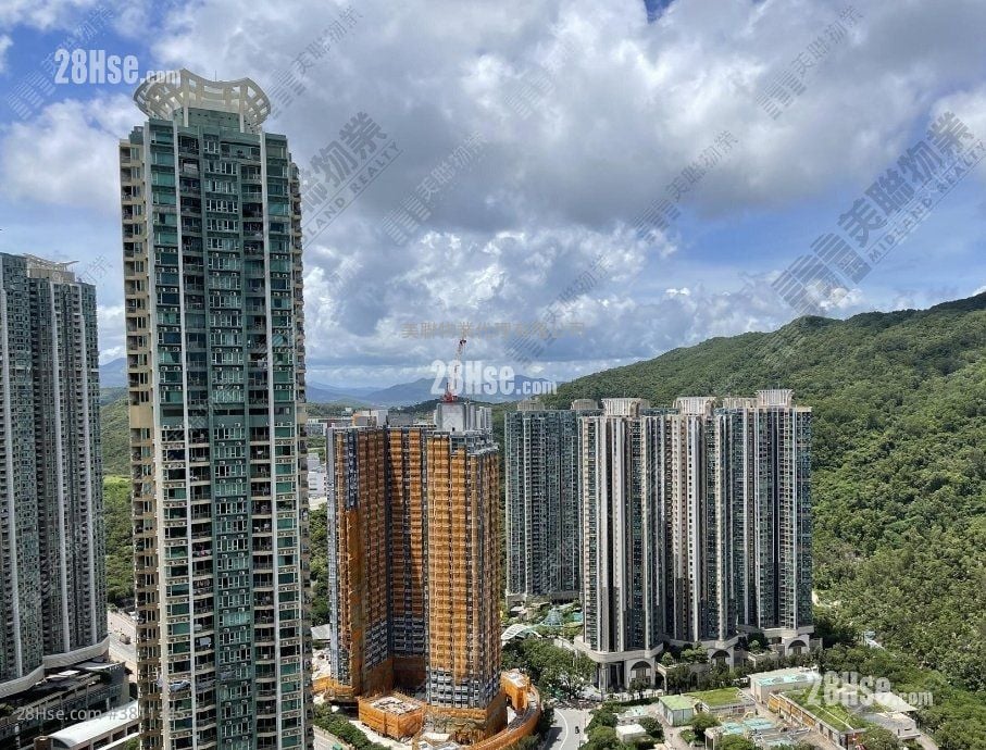 领都 售盘 4 房 , 3 浴室 976 平方尺