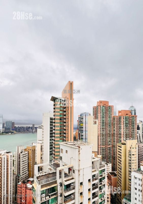 Soho 189 Rental 3 Bedrooms , 2 Bathrooms 850 ft²