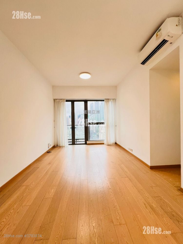 Soho 189 Rental 3 Bedrooms , 2 Bathrooms 850 ft²