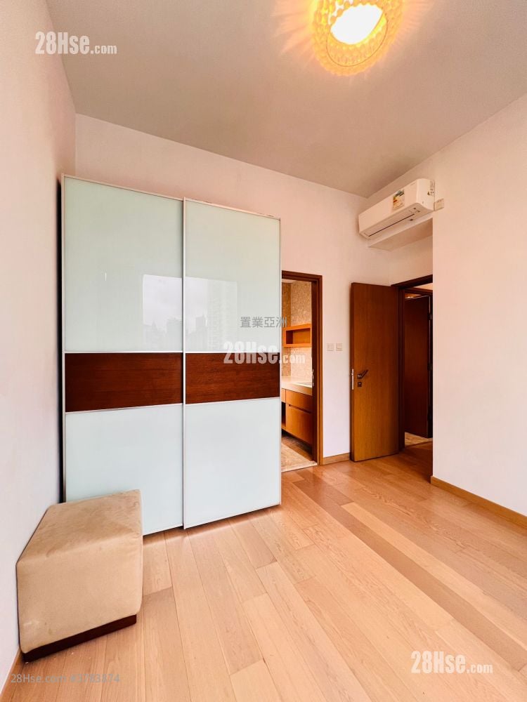 Soho 189 Rental 3 Bedrooms , 2 Bathrooms 850 ft²