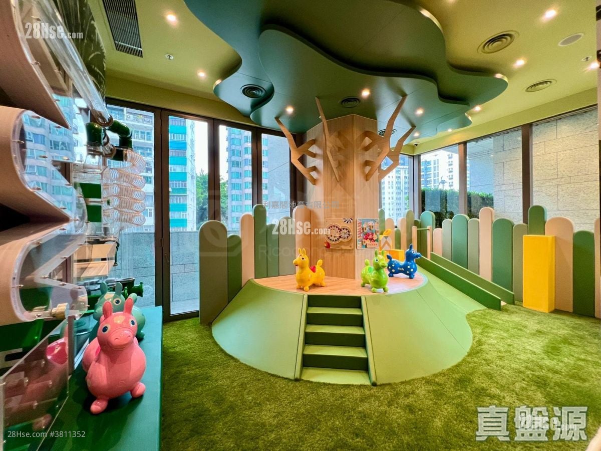 名钻 租盘 2 房 , 1 浴室 423 平方尺