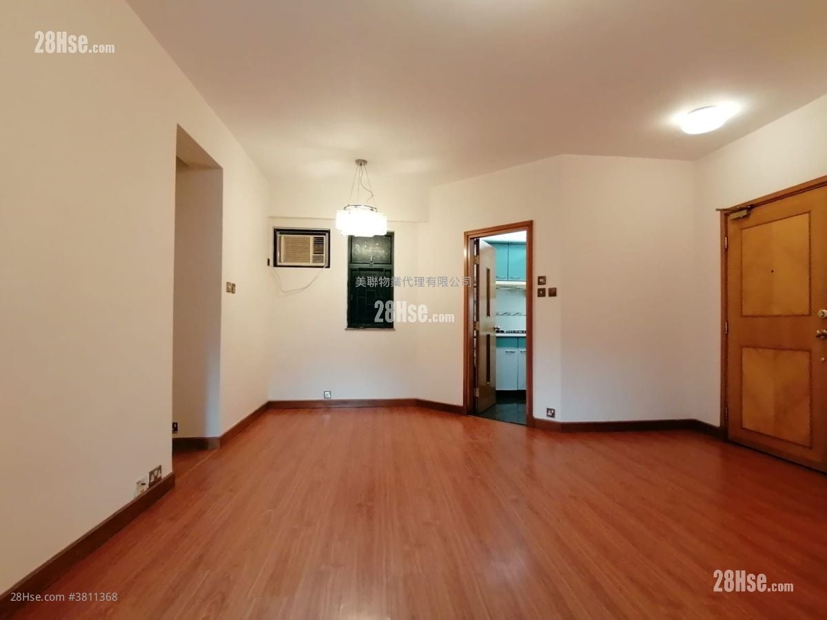 朗晴居 售盘 3 房 739 平方尺