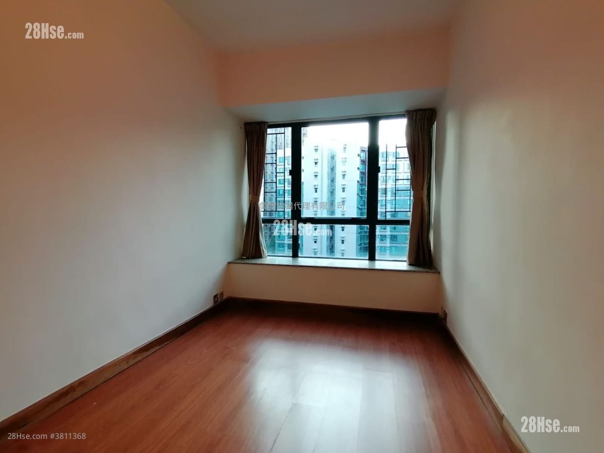 朗晴居 售盘 3 房 739 平方尺