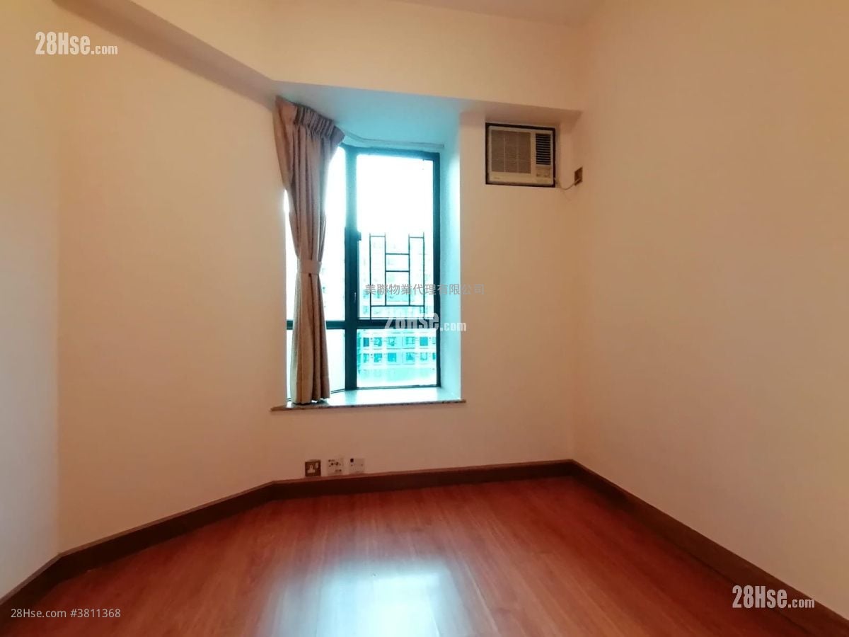 朗晴居 售盘 3 房 739 平方尺