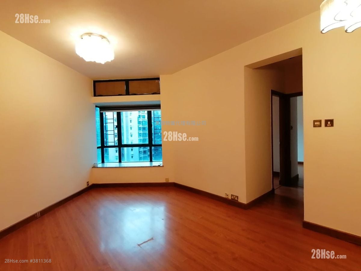 朗晴居 售盘 3 房 739 平方尺