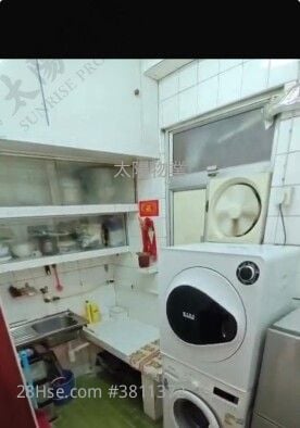 Cheong Shing Court Sell 3 Bedrooms 445 ft²