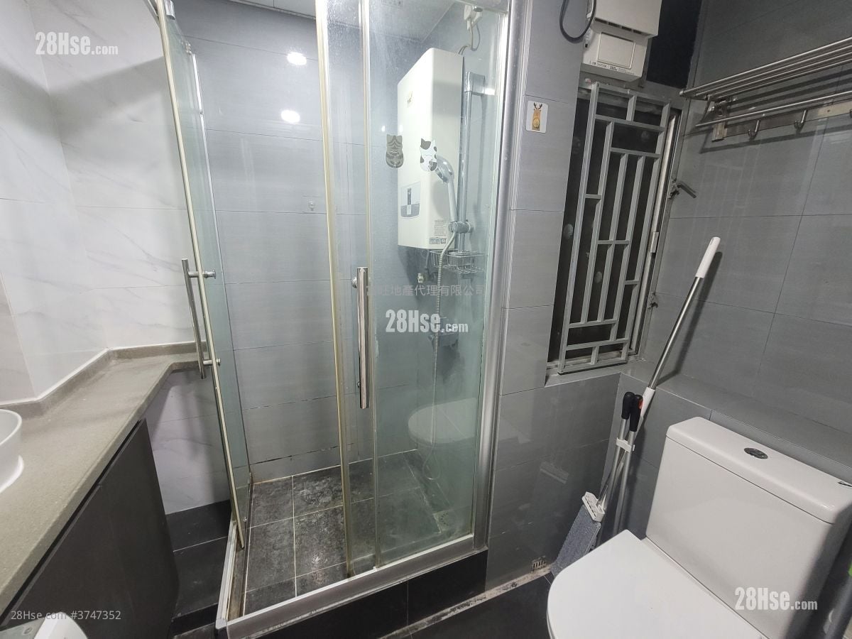 鸿威大厦 售盘 2 房 , 1 浴室 306 平方尺