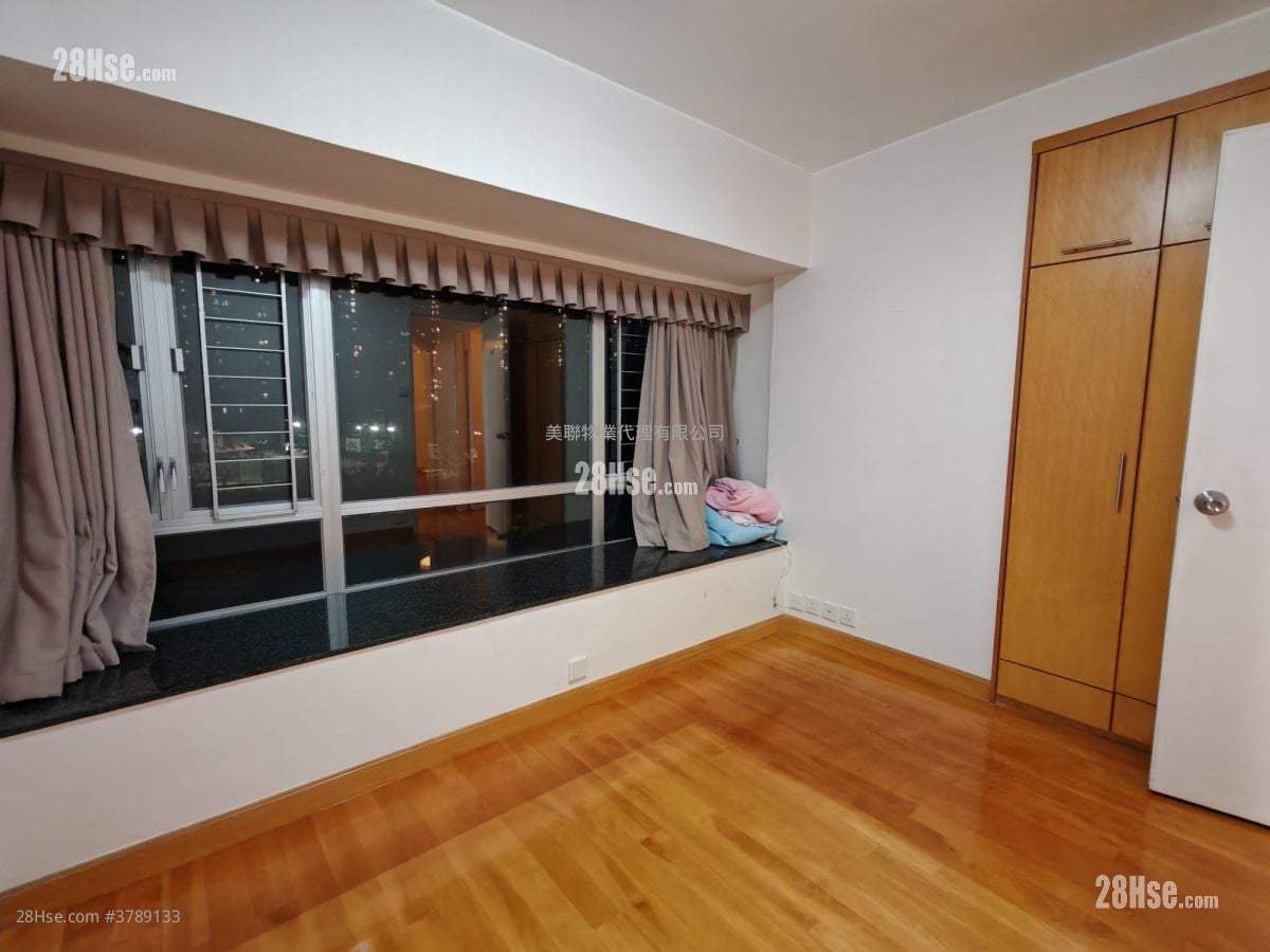 Laguna City Rental 2 Bedrooms , 1 Bathroom 522 ft²