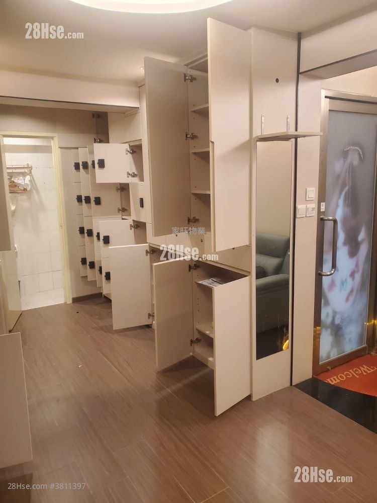 Kwong On Bank Branch Building Rental 5+ Bedrooms , 5+ Toilets