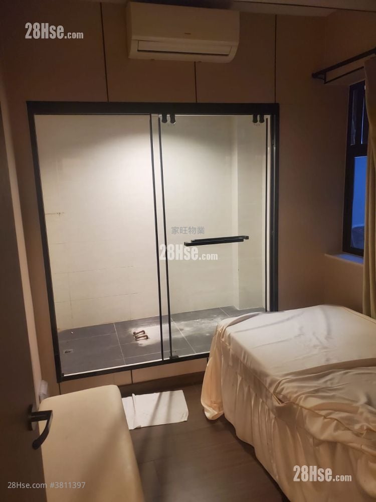 Kwong On Bank Branch Building Rental 5+ Bedrooms , 5+ Toilets