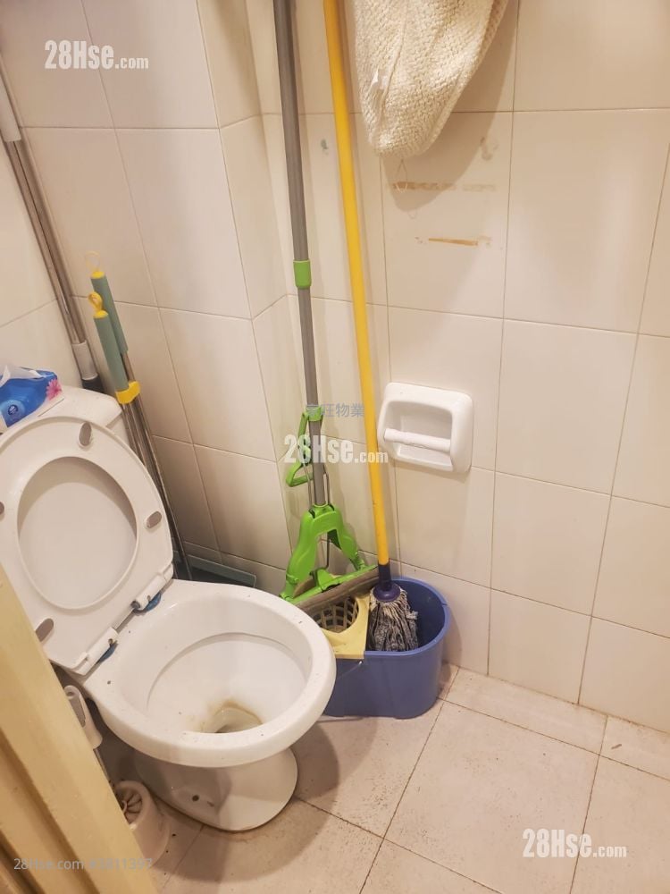 Kwong On Bank Branch Building Rental 5+ Bedrooms , 5+ Toilets