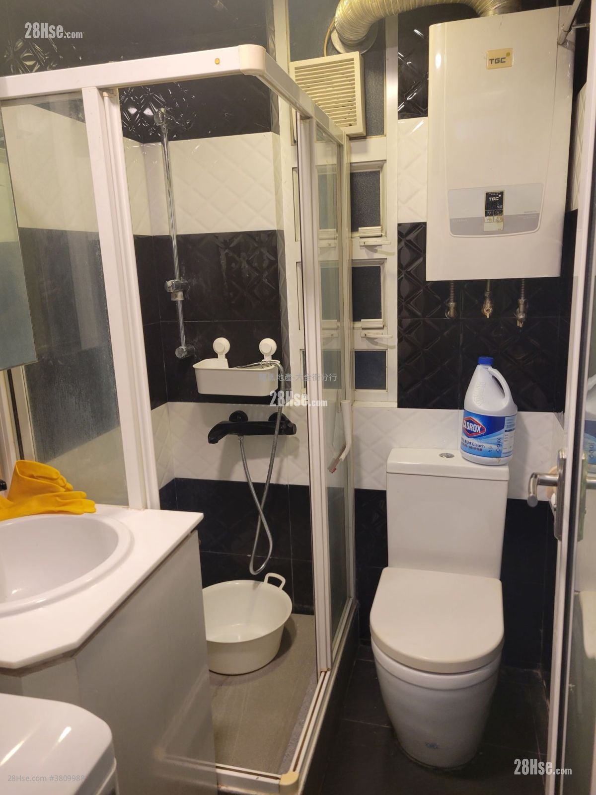 Man On Building Rental 1 Bedroom , 1 Bathroom 215 ft²