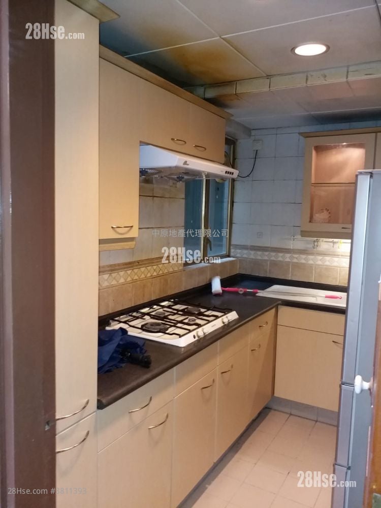 新峰花园 售盘 2 房 582 平方尺