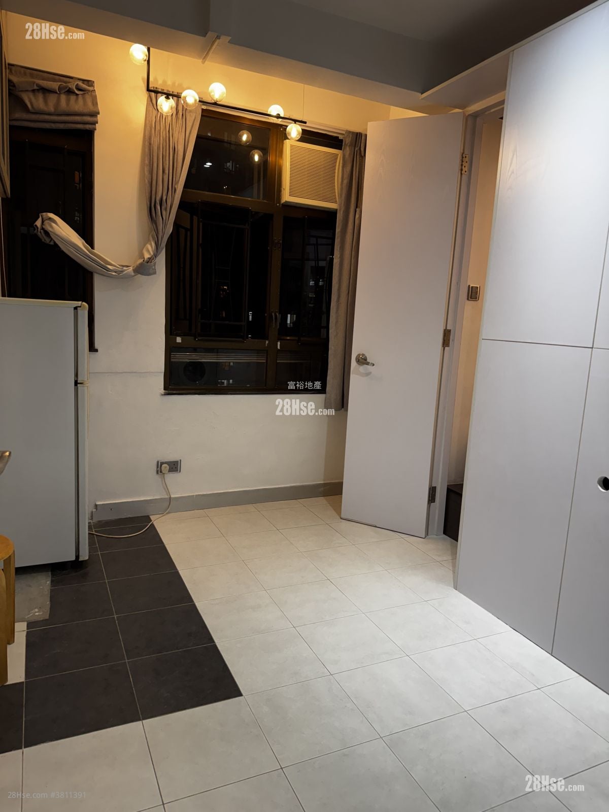 Man King Building Rental 1 Bedroom , 1 Bathroom 195 ft²