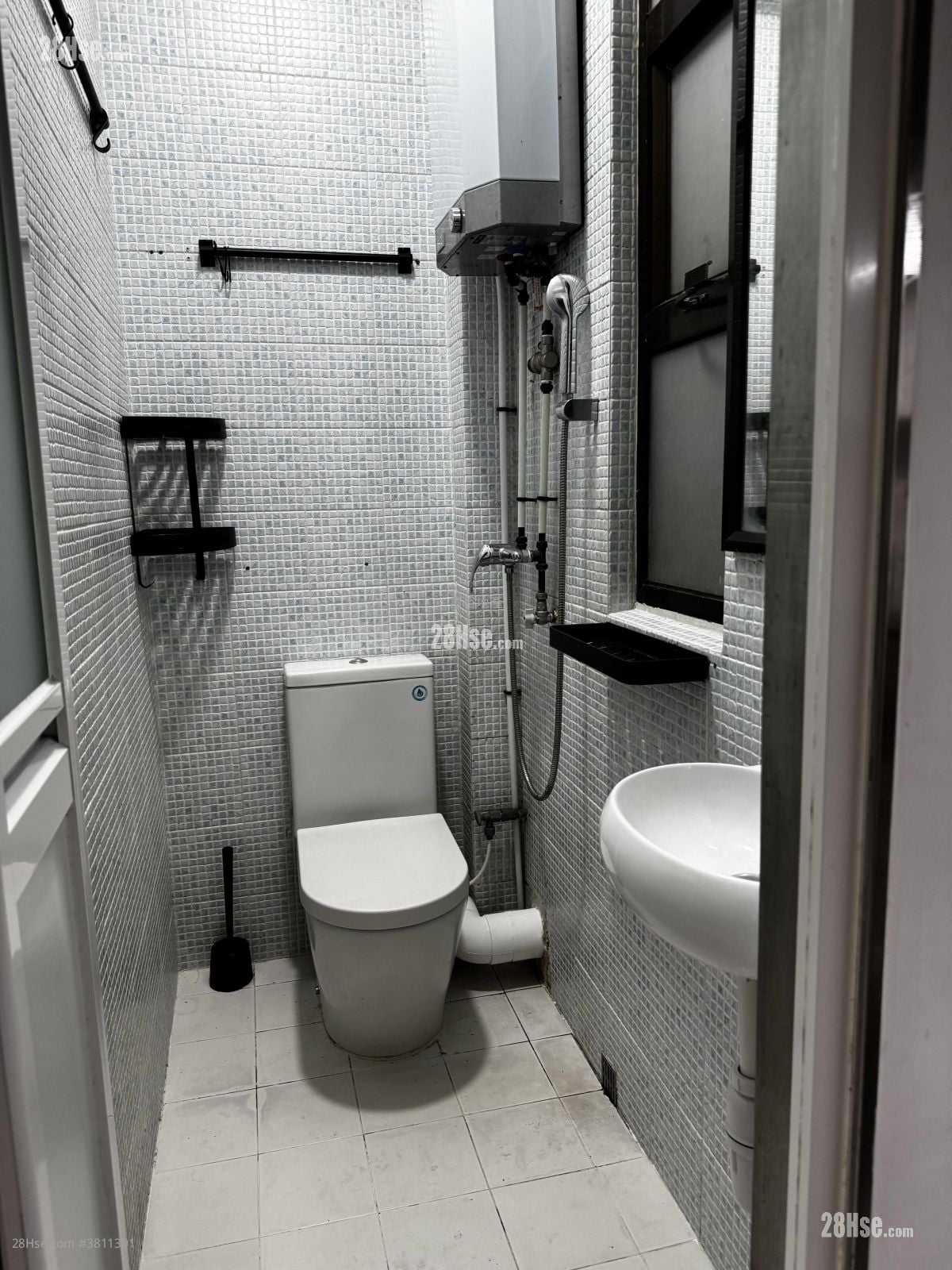 Man King Building Rental 1 Bedroom , 1 Bathroom 195 ft²