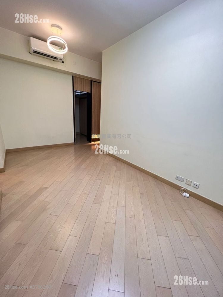 Grand Yoho Rental 3 Bedrooms 592 ft²