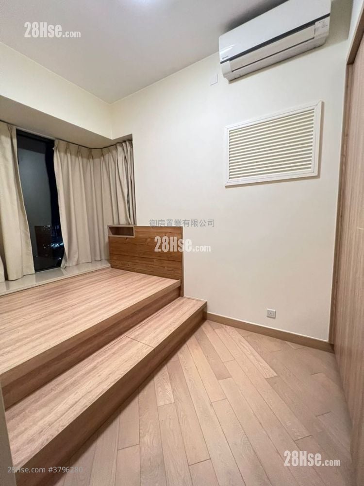 Grand Yoho Rental 3 Bedrooms 592 ft²