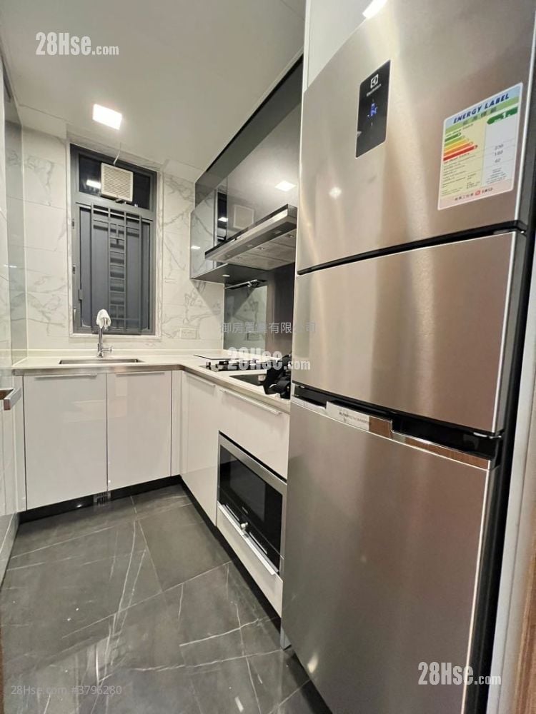 Grand Yoho Rental 3 Bedrooms 592 ft²