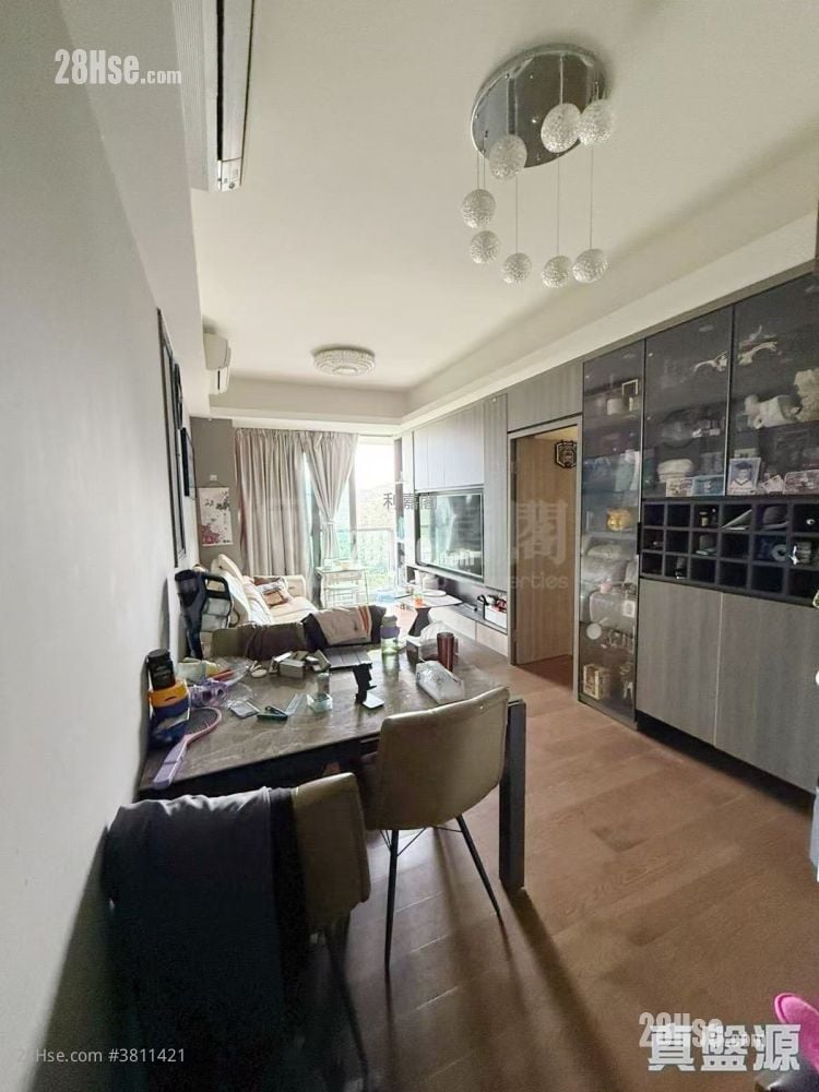 Le Pont Sell 3 Bedrooms 738 ft²