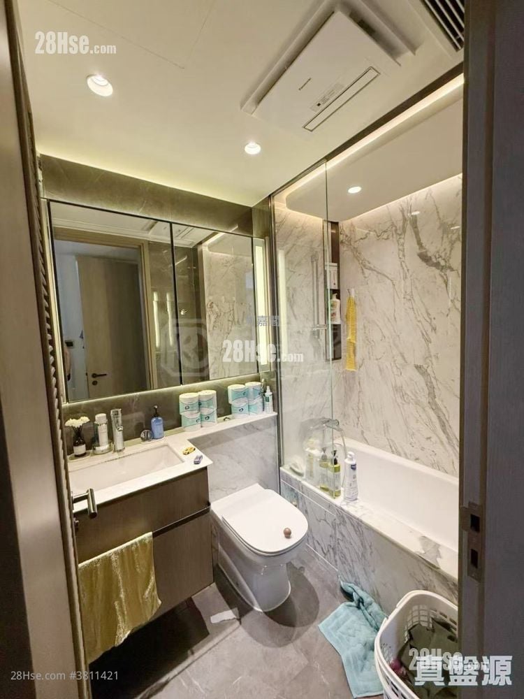 Le Pont Sell 3 Bedrooms 738 ft²