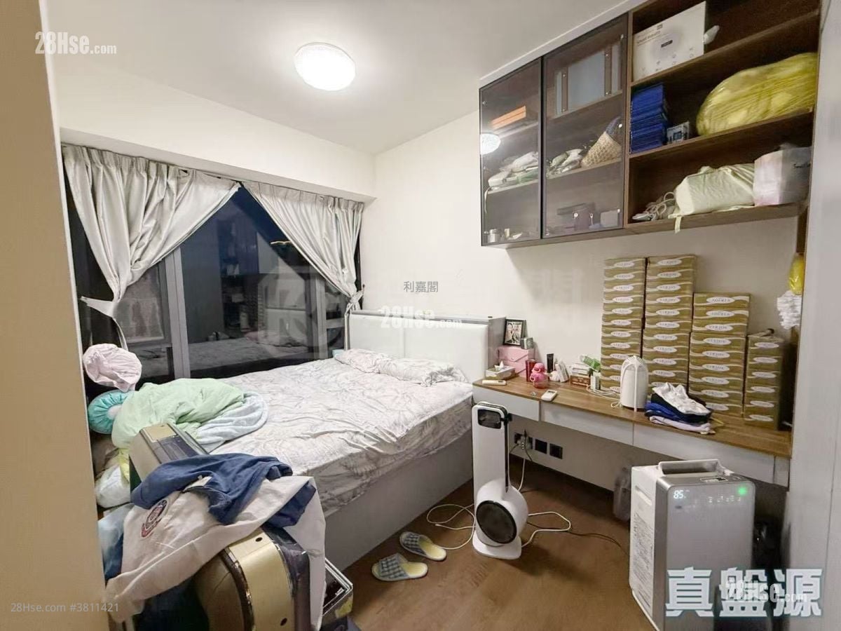 Le Pont Sell 3 Bedrooms 738 ft²