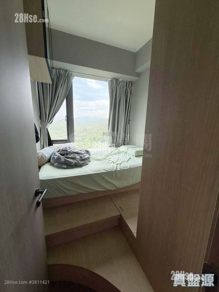 Le Pont Sell 3 Bedrooms 738 ft²