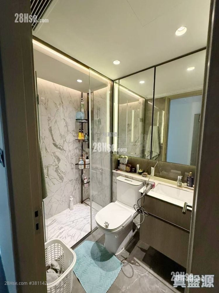 Le Pont Sell 3 Bedrooms 738 ft²