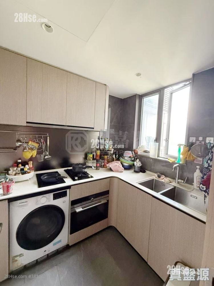 Le Pont Sell 3 Bedrooms 738 ft²