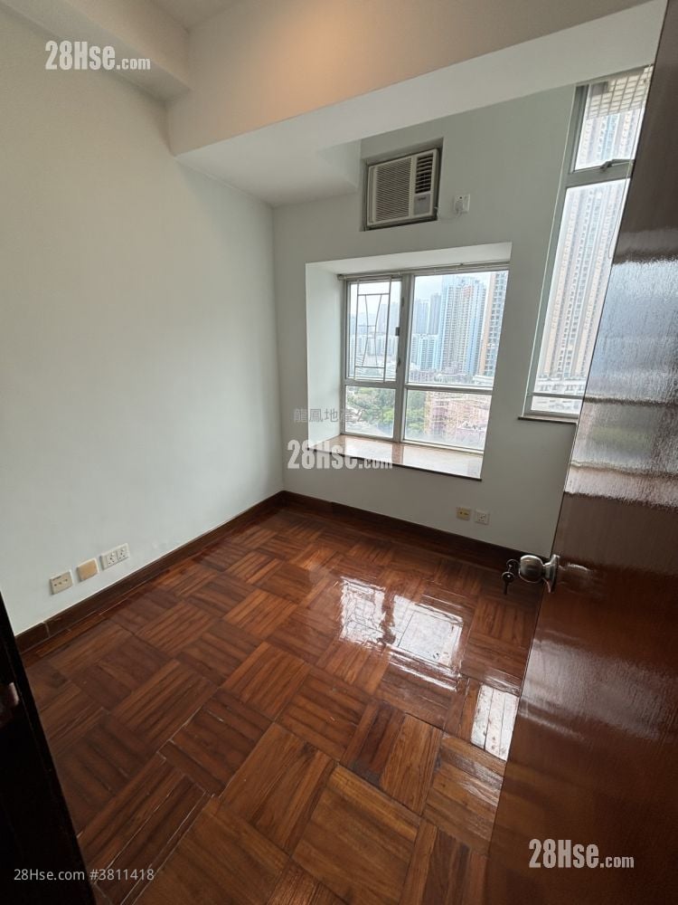 Flourish Mansion Rental 2 Bedrooms , 1 Bathroom 405 ft²