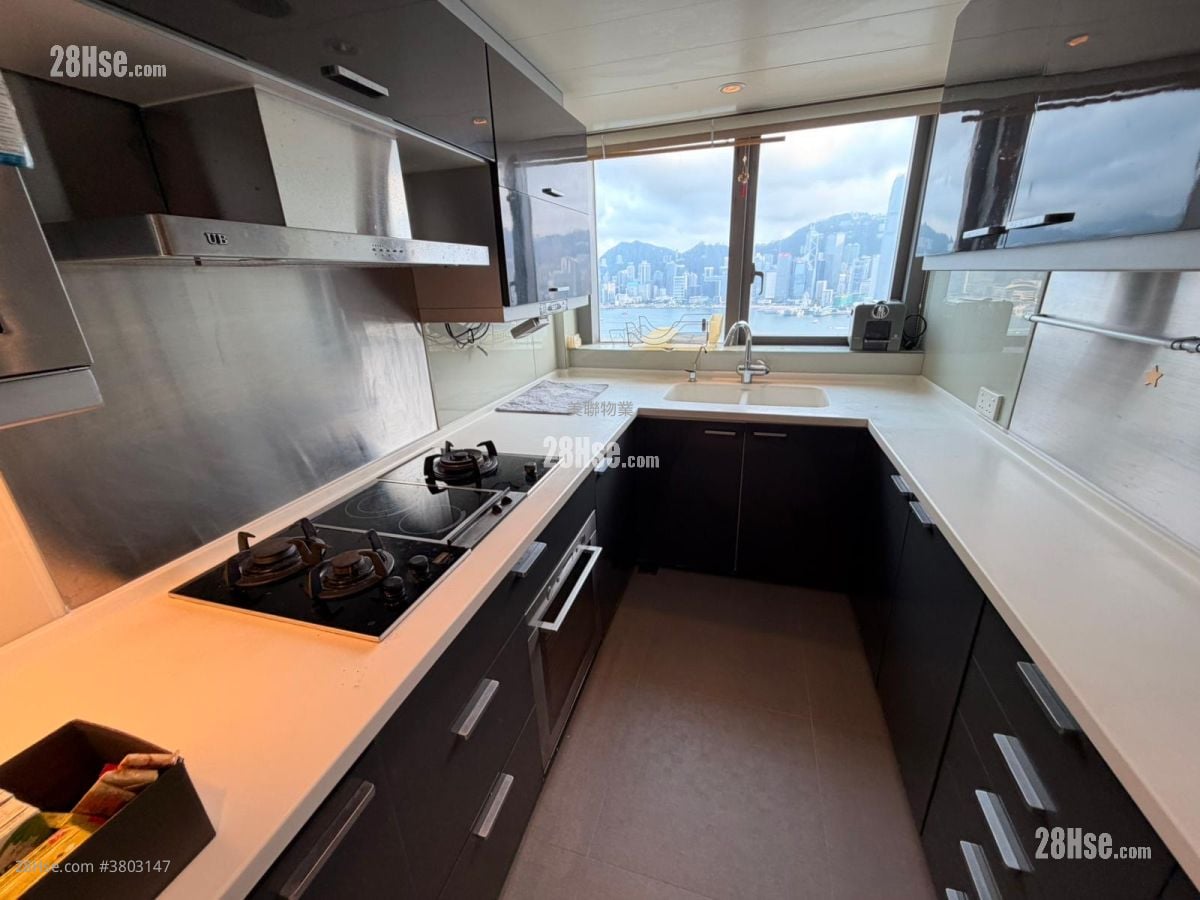 厨房: 君临天下 租盘 3 房 , 3 浴室 1,061 平方尺