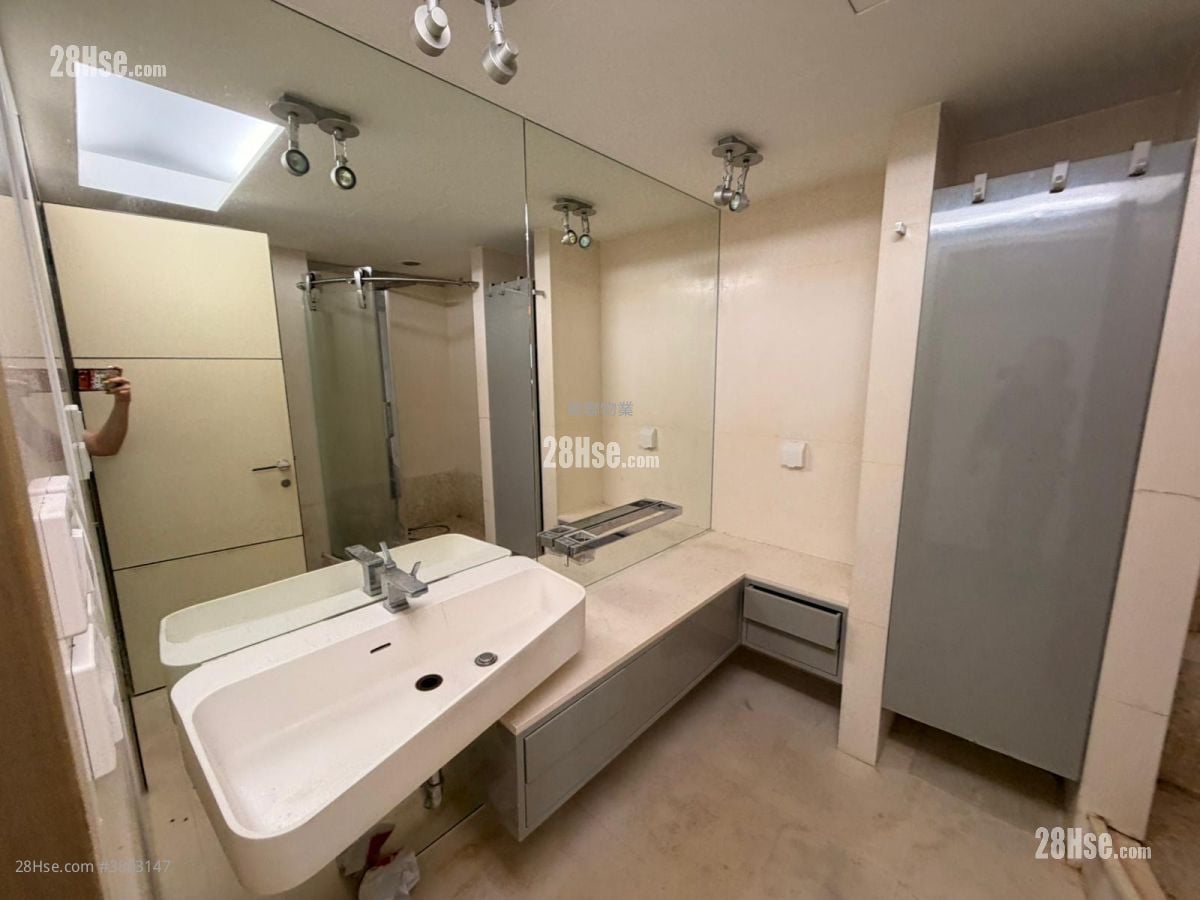 浴室: 君临天下 租盘 3 房 , 3 浴室 1,061 平方尺