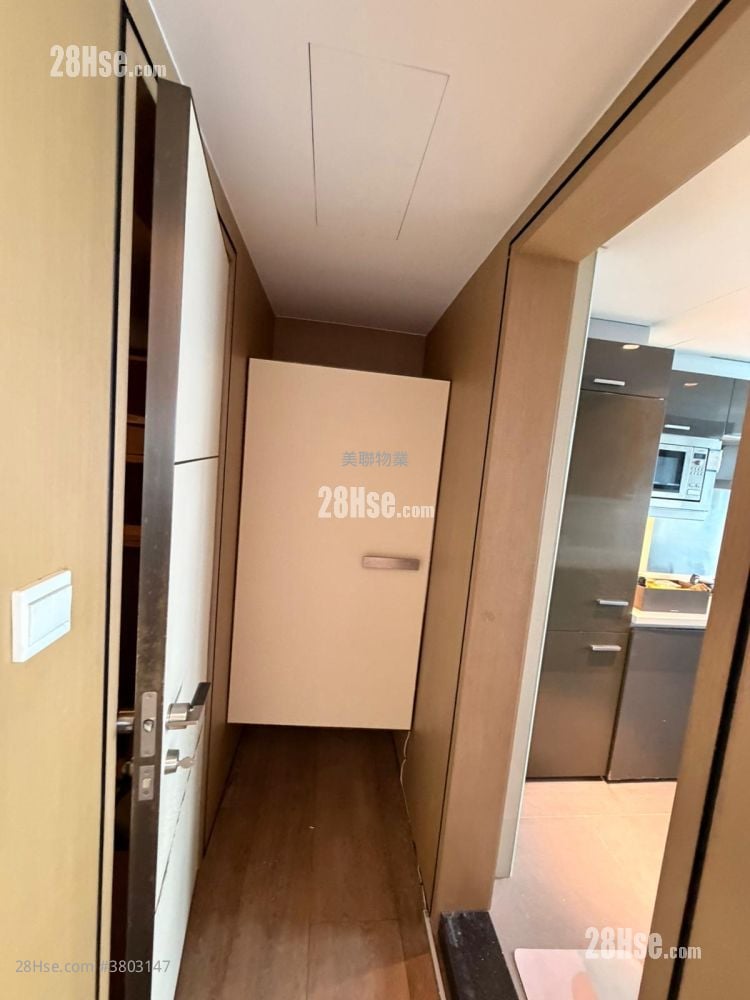 工人房: 君临天下 租盘 3 房 , 3 浴室 1,061 平方尺