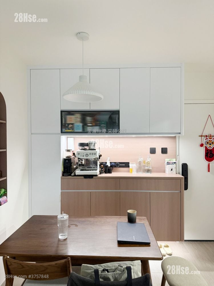 Kai Chuen Court Sell 2 Bedrooms , 1 Bathroom 441 ft²