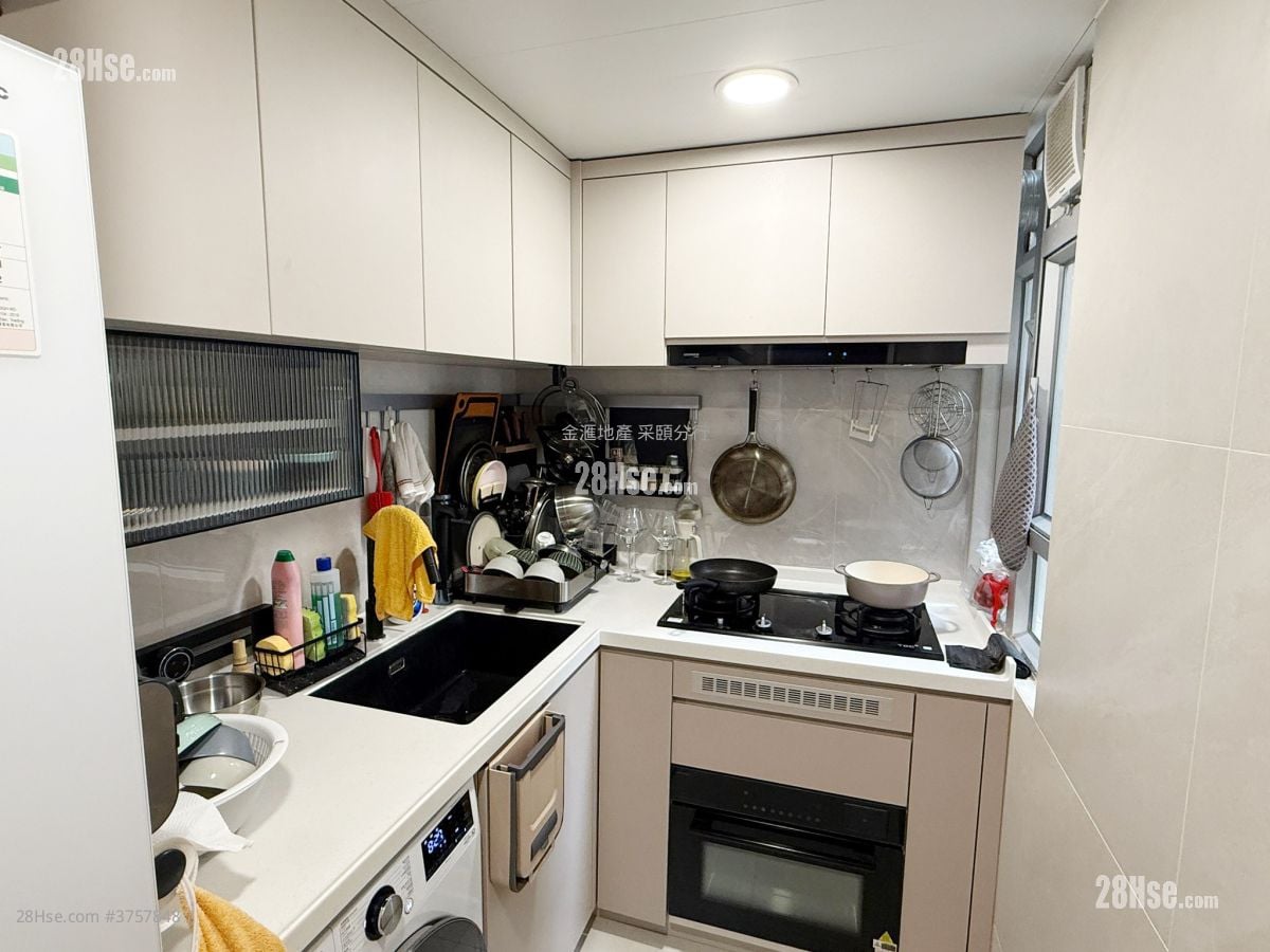 Kai Chuen Court Sell 2 Bedrooms , 1 Bathroom 441 ft²