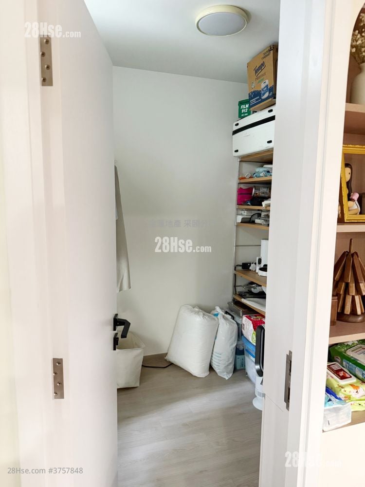 Kai Chuen Court Sell 2 Bedrooms , 1 Bathroom 441 ft²