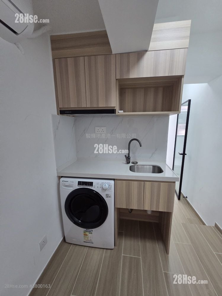 Golden Crown Court Rental 1 Bedroom , 1 Bathroom 180 ft²