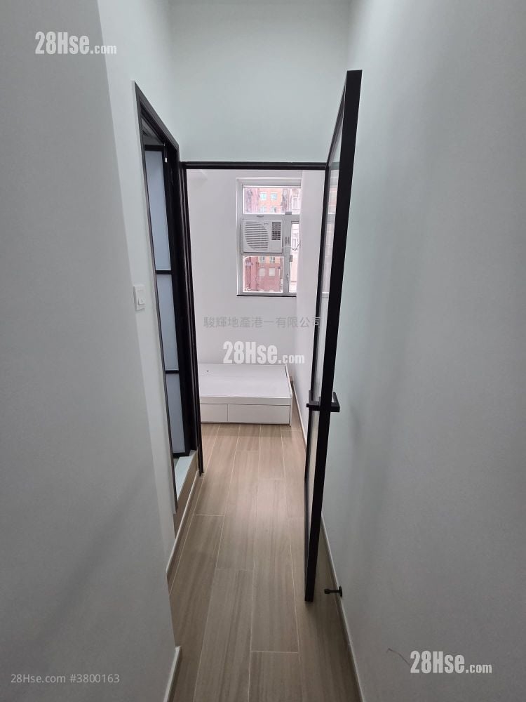 Golden Crown Court Rental 1 Bedroom , 1 Bathroom 180 ft²