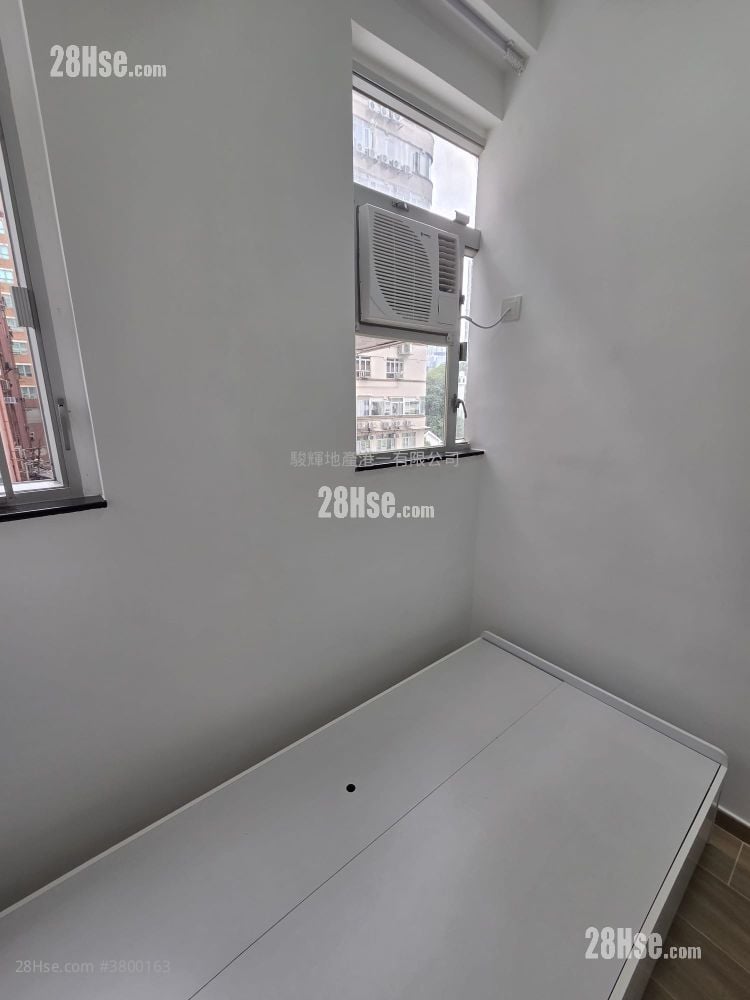 Golden Crown Court Rental 1 Bedroom , 1 Bathroom 180 ft²